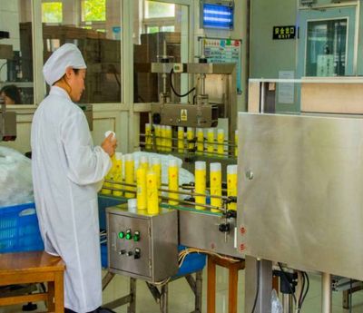 守護(hù)記憶的香 閔行這家“寶藏國(guó)貨”38年如一日的芬芳堅(jiān)守